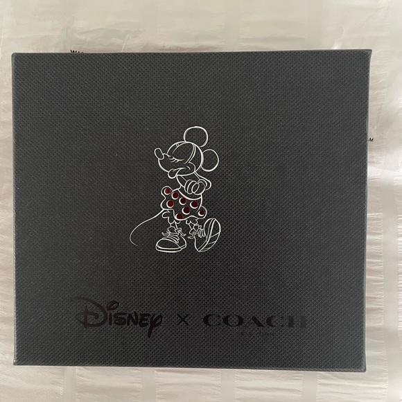 NEW!!! Authentic Disney Coach boxed Minnie Mouse coin case. - Picture 2 of 7